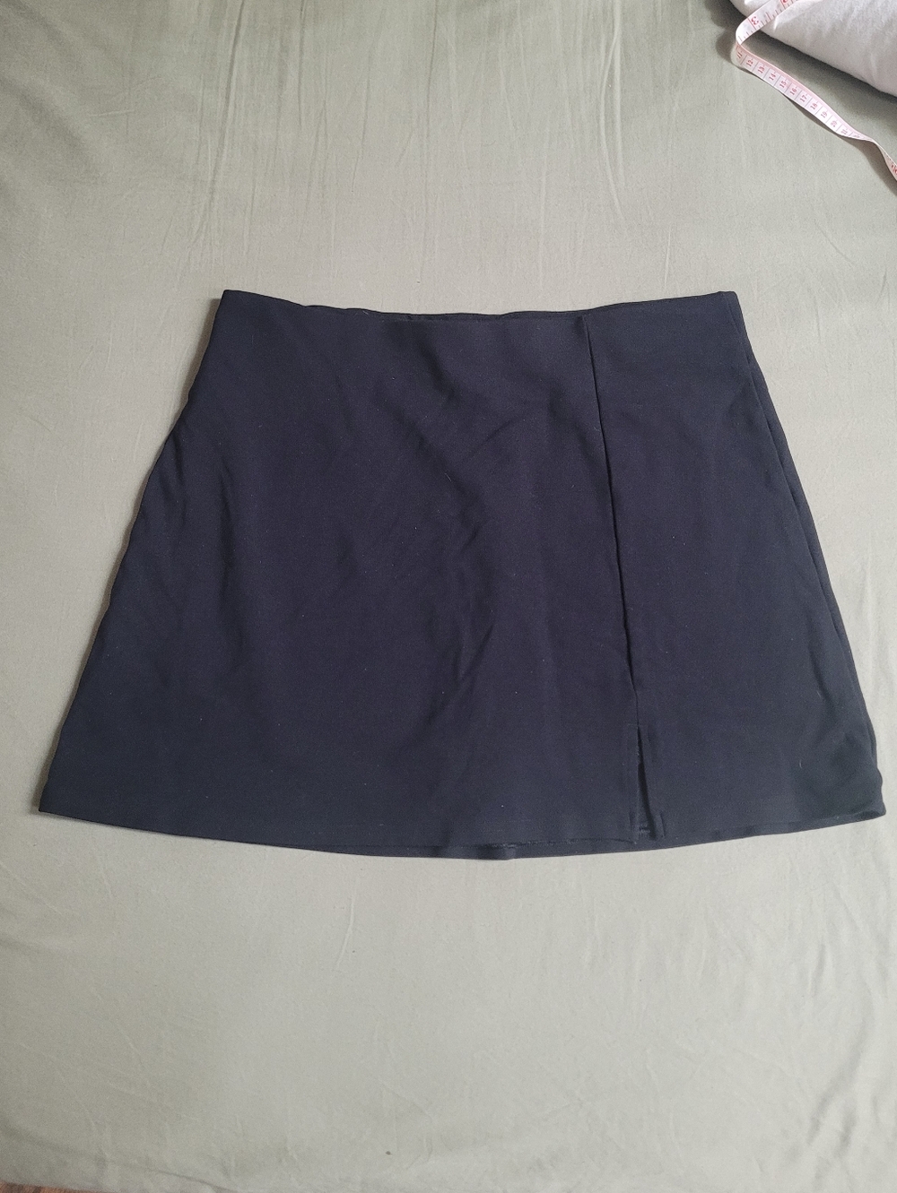 American Eagle Black Mini Skirt, Size Medium